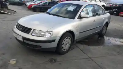 Recambio de automóvil de segunda mano de tablero instrumentos para volkswagen passat b5 (3b2) 1.9 tdi referencias oem iam 3b1857002abfmd  