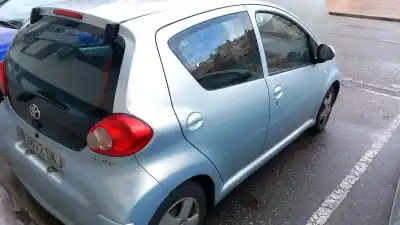 Автозапчасти б/у левая передняя дверь за toyota aygo (_b1_) 1.0 (kgb10_) ссылки oem iam 670020h010  