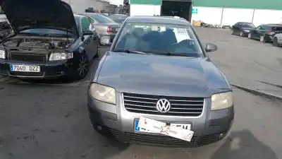 Piesă de schimb auto la mâna a doua fuzeta dreapta fata pentru volkswagen passat b5.5 (3b3) 1.9 tdi referințe oem iam 8d0407254c  
