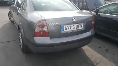 Piesă de schimb auto la mâna a doua fuzeta dreapta fata pentru volkswagen passat b5.5 (3b3) 1.9 tdi referințe oem iam 8d0407254c  