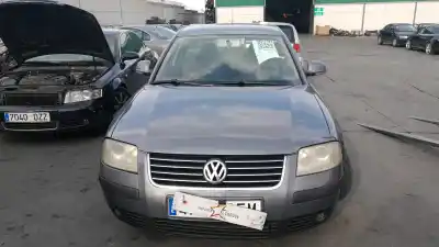 Piesă de schimb auto la mâna a doua fuzeta dreapta fata pentru volkswagen passat b5.5 (3b3) 1.9 tdi referințe oem iam 8d0407254c  