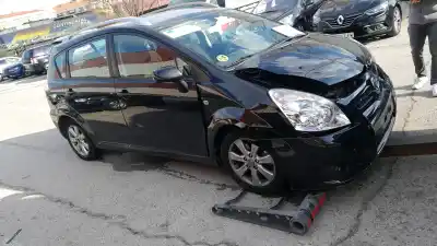 İkinci el araba yedek parçası orta konsol için toyota corolla verso (zer_, zze12_, r1_) 2.2 d-4d (aur10_) oem iam referansları 589010f010b0  
