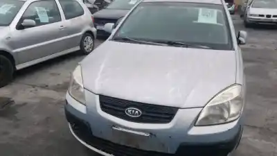 Gebrauchtes Autoersatzteil kotflügel vorne rechts zum kia rio ii (jb) 1.4 16v oem-iam-referenzen 663211g350  