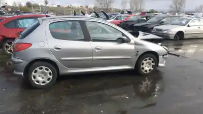 Recambio de automóvil de segunda mano de catalizador para peugeot 206 fastback (2a/c) 1.4 16v referencias oem iam 1609163180  