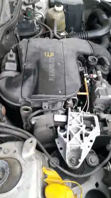 Second-hand car spare part audio system / radio cd for renault megane i coach (da0/1_) 1.9 dci oem iam references 7700433945  