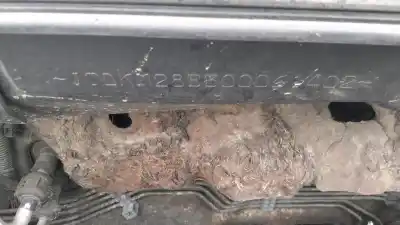 Gebrauchtes Autoersatzteil  zum TOYOTA COROLLA (_E12_)  OEM-IAM-Referenzen 6700413330  