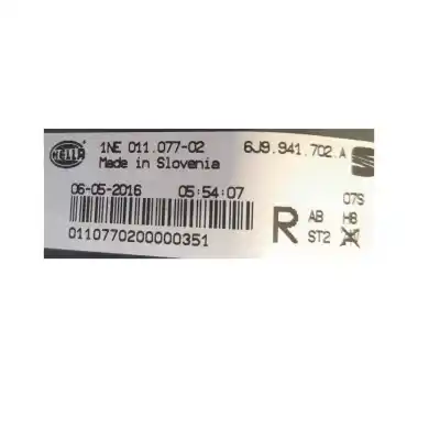Автозапчасти б/у правая противотуманная фара за seat leon st (5f8) 2.0 tdi 4drive ссылки oem iam 6j9941702a  