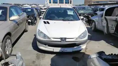 Pezzo di ricambio per auto di seconda mano PARAURTI ANTERIORE per PEUGEOT 206 FASTBACK (2A/C)  Riferimenti OEM IAM 7401N4  COMPATIBILIDADES Y COMPONENTES ->6351K5 PEUGEOT, 6351.K5 CITROËN/PEUGEOT, 6351-K5 PEUGEOT, 6351K5 PE