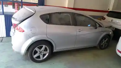 Автозапчасти б/у центральный задний фонарь за seat leon (1p1) 1.6 tdi ссылки oem iam 6j0945097b  