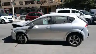 Автозапчасти б/у центральный задний фонарь за seat leon (1p1) 1.6 tdi ссылки oem iam 6j0945097b  