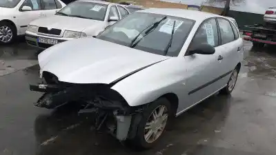 Автозапчасти б/у ВНУТРЕННИЙ ПРАВЫЙ ЗАДНИЙ ФОНАРЬ за SEAT IBIZA III (6L1)  ссылки OEM IAM 6L6945108  COMPATIBILIDADES Y COMPONENTES ->6L6945108 SEAT