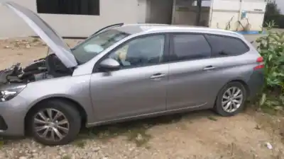Pezzo di ricambio per auto di seconda mano scatola relè/fusibili per peugeot 308 sw ii (lc_, lj_, lr_, lx_, l4_) 1.5 bluehdi 130 riferimenti oem iam 9810295780  