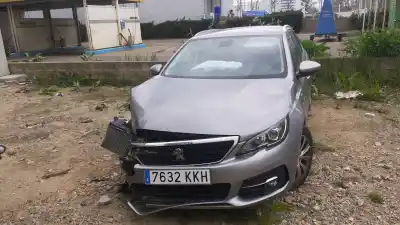 Pezzo di ricambio per auto di seconda mano scatola relè/fusibili per peugeot 308 sw ii (lc_, lj_, lr_, lx_, l4_) 1.5 bluehdi 130 riferimenti oem iam 9810295780  