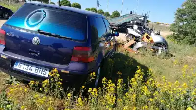 Gebrauchtes Autoersatzteil mittelkonsole armaturenbrett zum volkswagen golf 5 1.6 102ch manual oem-iam-referenzen 1j0863323n 2ql  