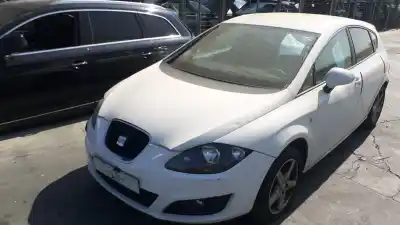 Автозапчастина б/у центральний задній ремін безпеки для SEAT LEON (1P1) 1.6 TDI Посилання на OEM IAM 1P0857807BRAA  