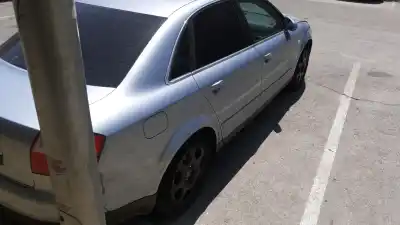 Автозапчасти б/у дверь передняя правая за audi a4 b6 (8e2) 2.0 ссылки oem iam 8e0831052  