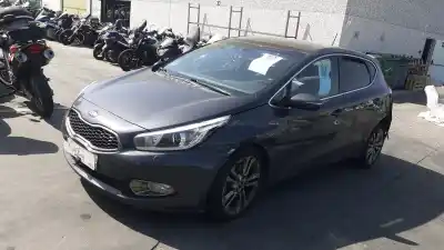 Peça sobressalente para automóvel em segunda mão porta dianteira direita por kia cee'd (jd) 1.6 crdi 128 referências oem iam 76004a2000