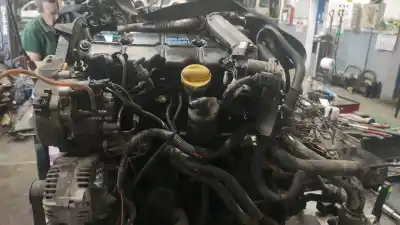 Second-hand car spare part AIR CONDITIONING COMPRESSOR for RENAULT MEGANE 3 MANUAL OEM IAM references 8200940233  