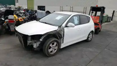 Автозапчастина б/у РЕГУЛЯТОР ПЕРЕДНЬОГО ПРАВОГО СКЛА для HYUNDAI I30 RANCHERA FAMILIAR (FD) 1.6 CRDI Посилання на OEM IAM 824812R000  