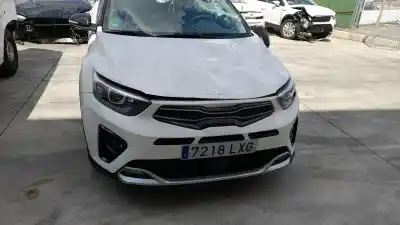 Автозапчастина б/у центральний задній ламп для kia stonic (yb) 1.0 t-gdi eco-dynamics+ посилання на oem iam 92700h8400  