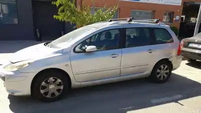 Recambio de automóvil de segunda mano de radiador motor para peugeot 307 sw (3h) 1.6 16v referencias oem iam 133385  