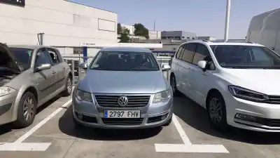 Автозапчасти б/у центральный задний фонарь за volkswagen passat b6 (3c2) 2.0 tdi 16v ссылки oem iam 3c5945087  