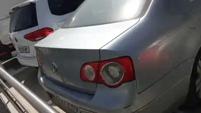 Автозапчасти б/у центральный задний фонарь за volkswagen passat b6 (3c2) 2.0 tdi 16v ссылки oem iam 3c5945087  