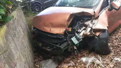 Peça sobressalente para automóvel em segunda mão pinça de travão dianteira esquerda por ford fiesta vii (hj, hf) 1.5 tdci referências oem iam 2095064  