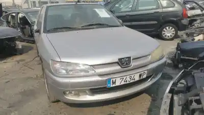 Recambio de automóvil de segunda mano de radiador motor para peugeot 306 (7b, n3, n5) 1.8 16v referencias oem iam 133049  