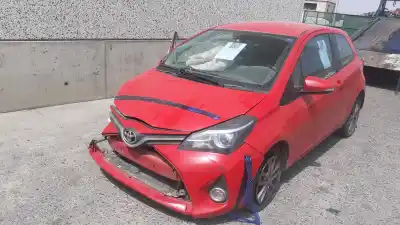Recambio de automóvil de segunda mano de MANDO ELEVALUNAS DELANTERO DERECHO para TOYOTA YARIS (_P13_)  referencias OEM IAM 848100D030  
