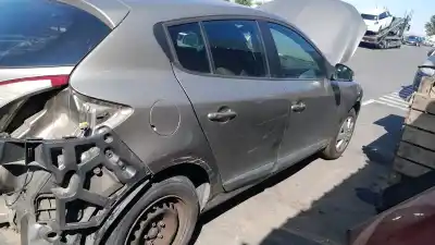 Pezzo di ricambio per auto di seconda mano griglia paraurti anteriore per renault megane iii fastback (bz0/1_, b3_) 1.5 dci riferimenti oem iam 622540001r  