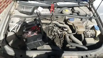 Pezzo di ricambio per auto di seconda mano parafango anteriore sinistro per audi a4 b5 (8d2) 1.9 tdi riferimenti oem iam 8d0821105k  