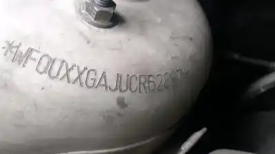 Автозапчастина б/у задній центральний гачок для ford fusion (ju_) 1.4 посилання на oem iam 1473678  