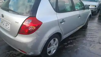 Peça sobressalente para automóvel em segunda mão sensor abs traseiro esquerdo por kia pro cee'd (ed) 1.6 crdi 90 referências oem iam 599101h300  