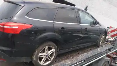 Peça sobressalente para automóvel em segunda mão Catadioptrico Traseiro Direito por FORD FOCUS LIM. Black&Red Referências OEM IAM 1763039  