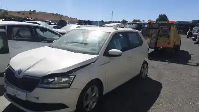 Piesă de schimb auto la mâna a doua BALAMA UȘĂ FAȚĂ DREAPTA pentru SKODA FABIA III (NJ3) 1.0 TSI Referințe OEM IAM 8K0831402D  