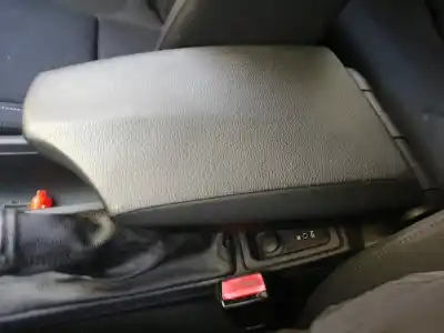 Pezzo di ricambio per auto di seconda mano bracciolo centrale per bmw serie 1 berlina (e81/e87) d/n47d20a riferimenti oem iam   