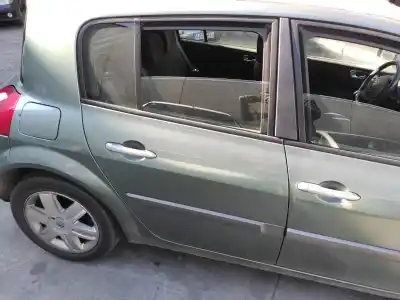 Recambio de automóvil de segunda mano de puerta trasera derecha para renault megane ii berlina 3p confort authentique referencias oem iam slv7751473734  