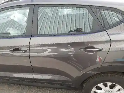 Recambio de automóvil de segunda mano de PUERTA TRASERA IZQUIERDA para HYUNDAI TUCSON  referencias OEM IAM SLV77003D7000  