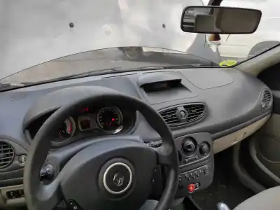 Pièce détachée automobile d'occasion tableau de bord pour renault clio iii k9km7 références oem iam   