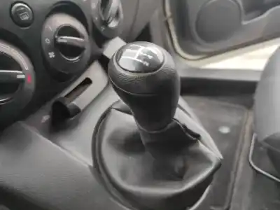 Pezzo di ricambio per auto di seconda mano pomello della leva del cambio per mazda 2 berlina (de) f6jc riferimenti oem iam   