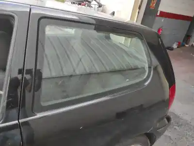 Pièce détachée automobile d'occasion vitre triangulaire custode arrière gauche pour volkswagen polo berlina (6n2) conceptline références oem iam   
