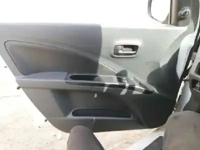 Peça sobressalente para automóvel em segunda mão forra / revestimento da porta dianteira esquerda por suzuki celerio k10b referências oem iam 