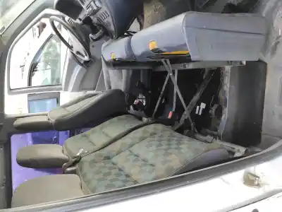 Pièce détachée automobile d'occasion siège avant droit pour mercedes-benz vito (w638) caja cerrada 112 cdi  (638.094) références oem iam   