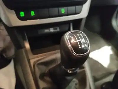 Second-hand car spare part gear lever knob for skoda yeti (5l) (2009) cyvb oem iam references 