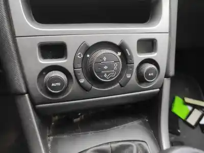 Recambio de automóvil de segunda mano de mando climatizador para peugeot 308 confort referencias oem iam   