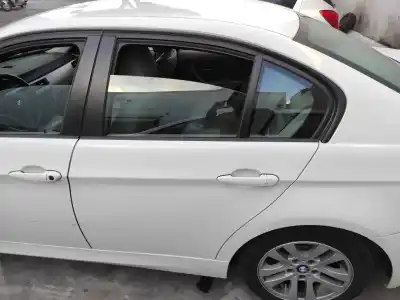 Recambio de automóvil de segunda mano de PUERTA TRASERA IZQUIERDA para BMW SERIE 3 BERLINA (E90)  referencias OEM IAM SLV41007203647  