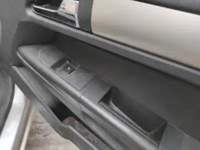 Pièce détachée automobile d'occasion commande de lève vitre avant droit pour opel astra h berlina enjoy références oem iam 13228881  