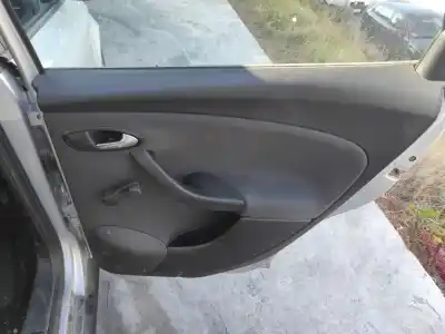 Recambio de automóvil de segunda mano de panel puerta trasera derecha para seat altea (5p1) 1.6 tdi referencias oem iam 5p0867212d1uq  