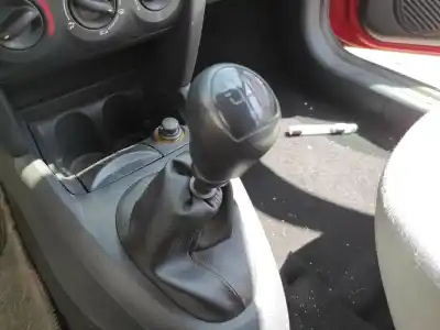 Pezzo di ricambio per auto di seconda mano pomello della leva del cambio per renault clio ii fase ii (b/cb0) d7f726 riferimenti oem iam   